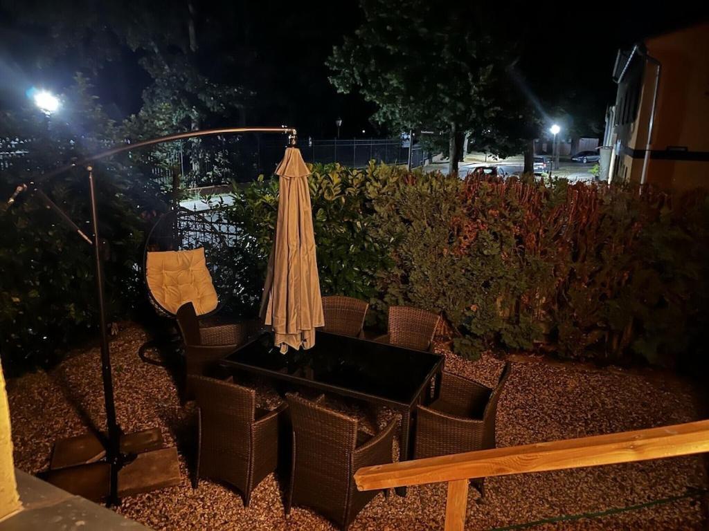 "Ferienwohnung Am Schloss" - Ferienwohnung Mit Blick Auf Das Barbyer Schloss, 5 Gehminuten Bis Zur Elbe Екстериор снимка