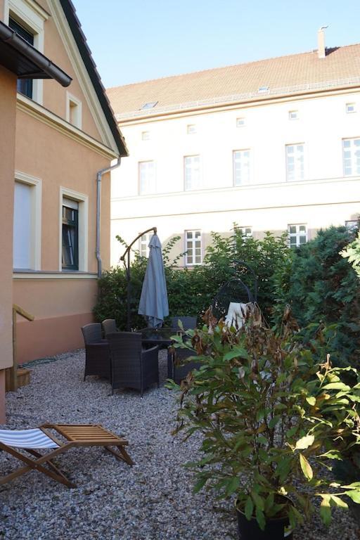 "Ferienwohnung Am Schloss" - Ferienwohnung Mit Blick Auf Das Barbyer Schloss, 5 Gehminuten Bis Zur Elbe Екстериор снимка